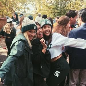 Meet your Posher, Holly